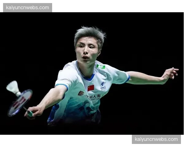 比赛中断十分钟！埃弗顿对阵维拉因看台医疗紧急事件暂停