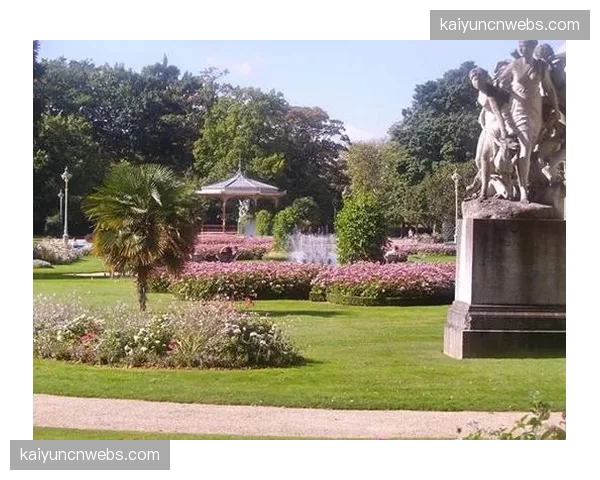 雷恩中场卡利穆恩多参与拍摄联盟宣传片，使用英语和法语面向非洲球迷推广